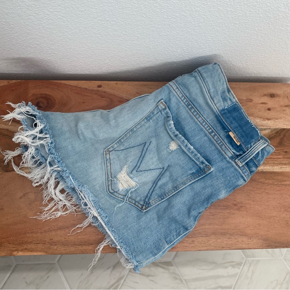 MOTHER DENIM THE TOMCAT KICK FRAY SHORTS